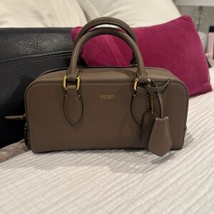 COACH 🤎 Bowery 22